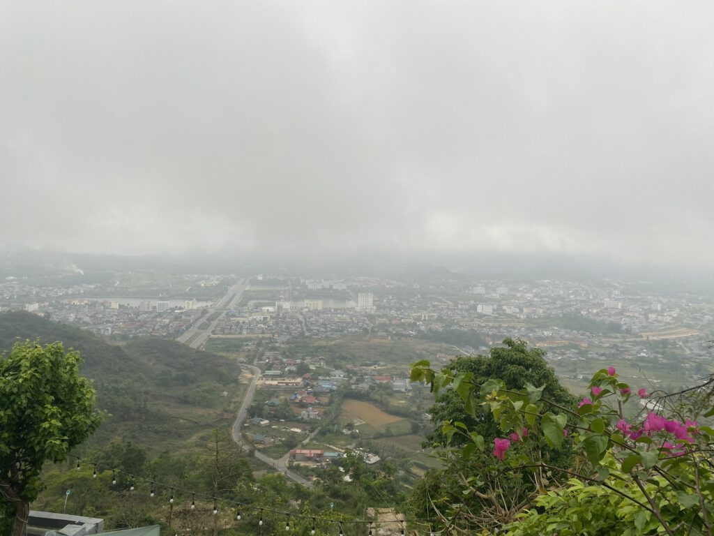 Thành phố Lai Châu từ góc cà phê Tam Đường